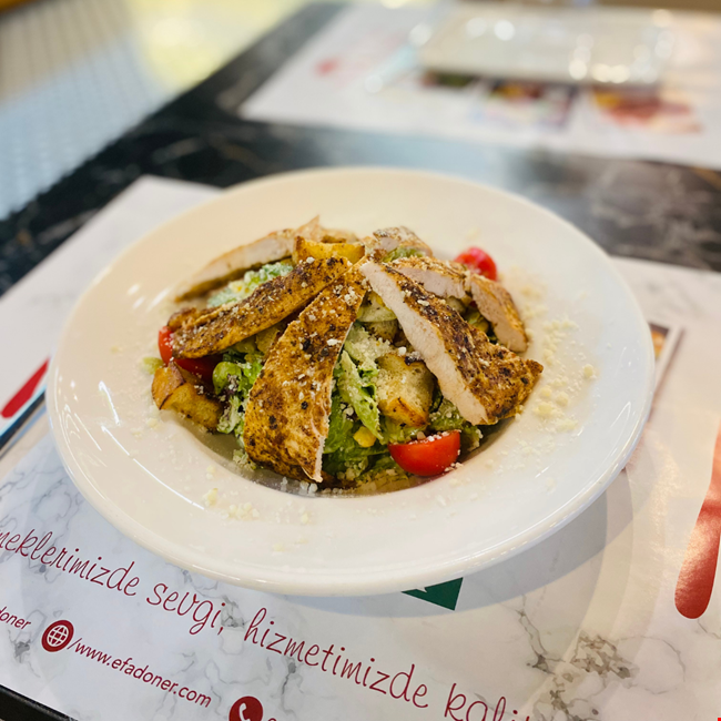 Tavuklu Sezar Salata